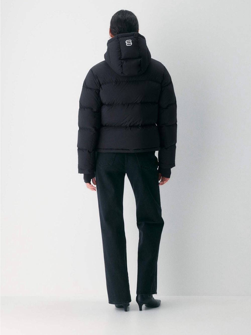 Aritzia Black Short Quilted Puffer Jacket with Hood - Picture 12 of 16